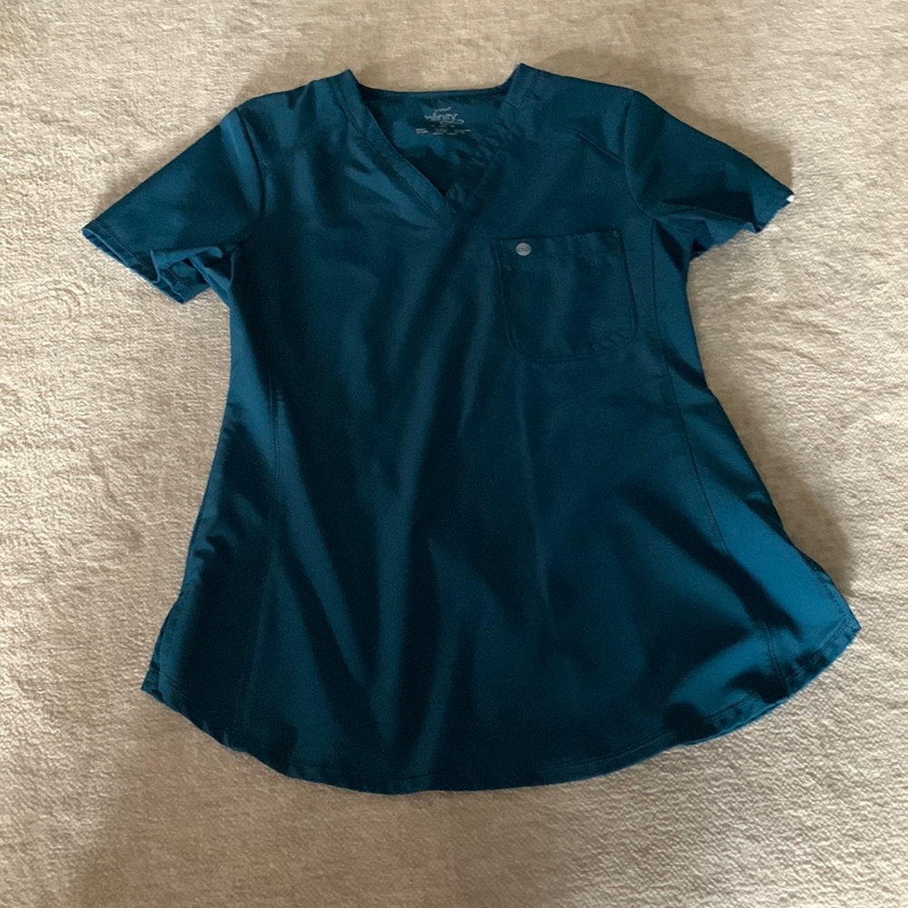 Infinity xsm scrub top